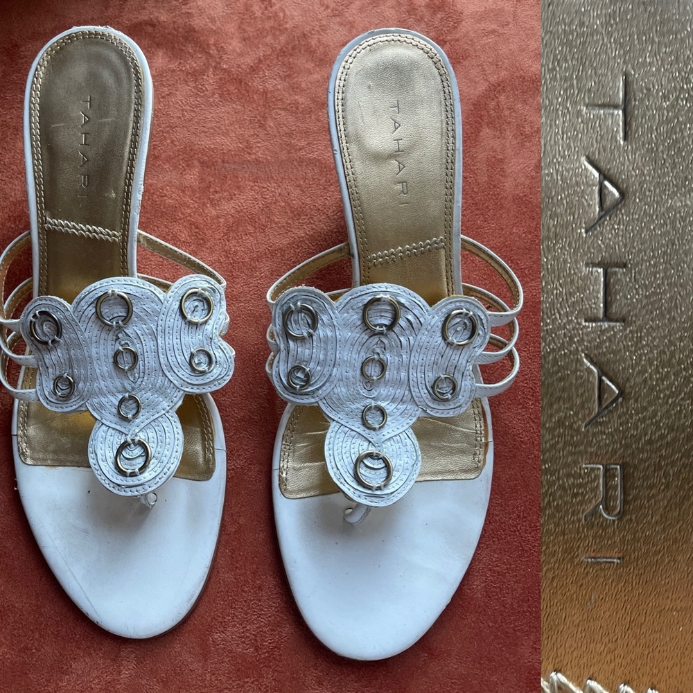 TAHARI White LEATHER PARADISE Strappy SANDALS Size 9M - Picture 16 of 16
